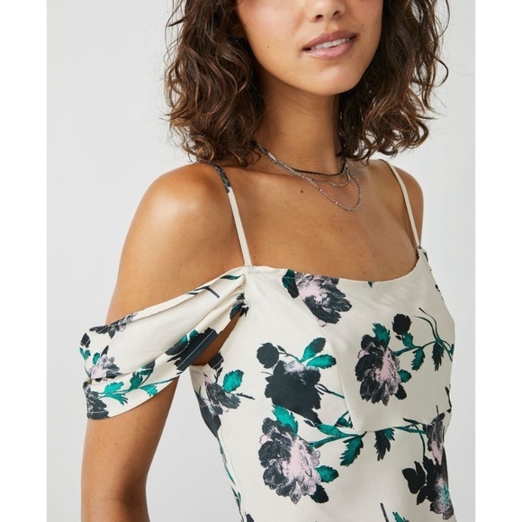 Free People Cassandra Floral-Print Off the Shoulder Top
Size Large - Picture 1 of 10